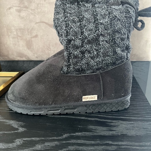 Muk Luks Women boots - Size 10 - Picture 6 of 8